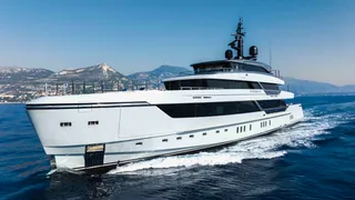 洋書 THE WORLD'S MOST EXTRAORDINARY YACHTS The Superyachts Book volume 38 by BOAT International